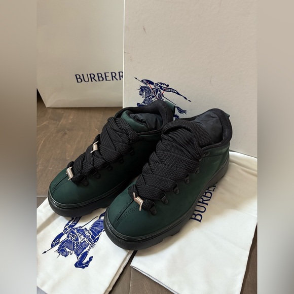 Burberry Men's Nubuck Lace Up Trek Boots - Picture 3 of 7